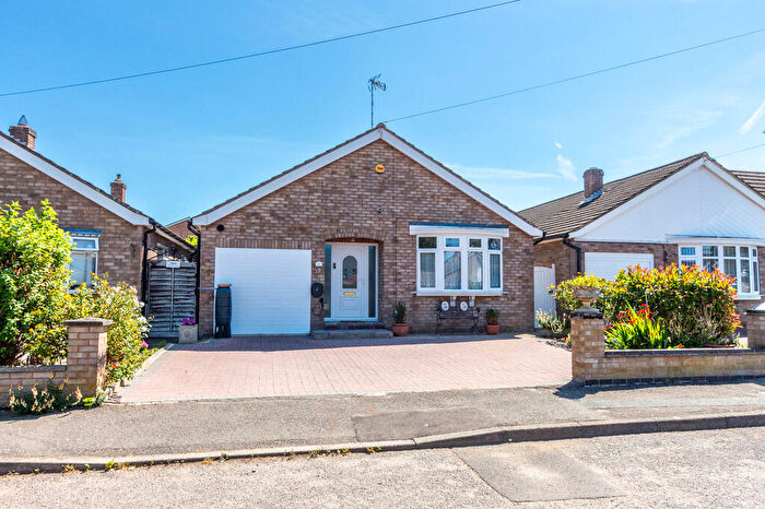 2 Bedroom Detached Bungalow For Sale In Cresswell Road, Rushden, NN10