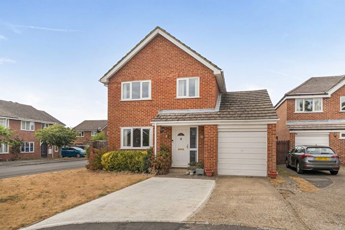 3 Bedroom Detached House For Sale In Bissley Drive, Maidenhead, SL6