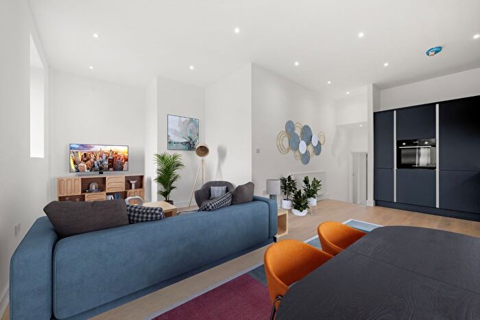 1 Bedroom Flat To Rent In Elisabeth Court, London Lane, BR1