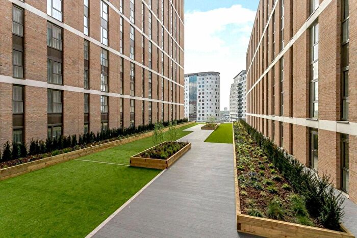2 Bedroom Apartment To Rent In The Priory Queensway, Birmingham, West Midlands, B4