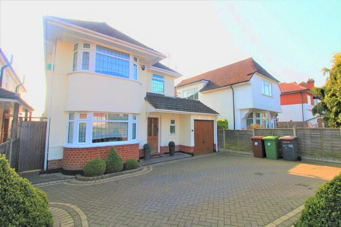 4 Bedroom Detached House To Rent In Baker Street, Potters Bar, EN6