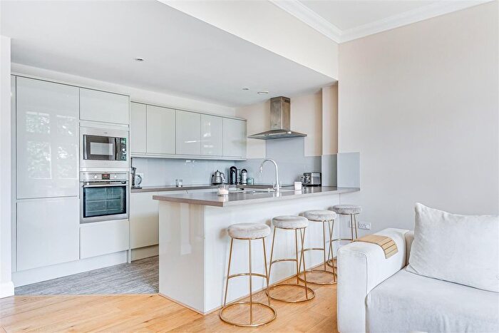 2 Bedroom Flat To Rent In Upper Marsh Lane, Hoddesdon, EN11
