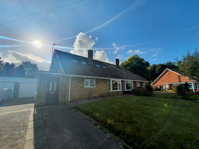3 Bedroom Bungalow To Rent In Barnes Hall Road, Burncross, S35
