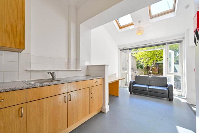 5 Bedroom Terraced House To Rent In Holloway, Islington, London, N7