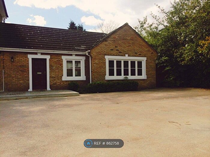 2 Bedroom Semi-Detached House To Rent In Uxbridge Road, TW12