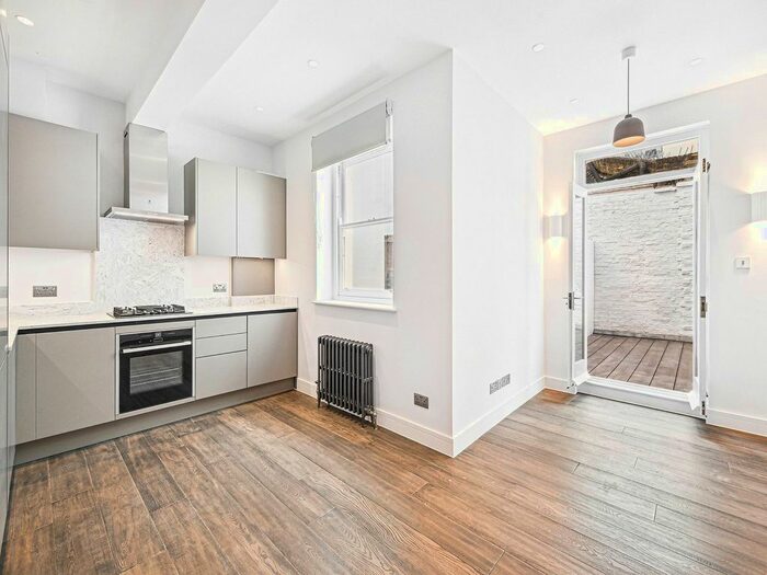 2 Bedroom Flat To Rent In Earlham Street, Covent Garden, WC2H