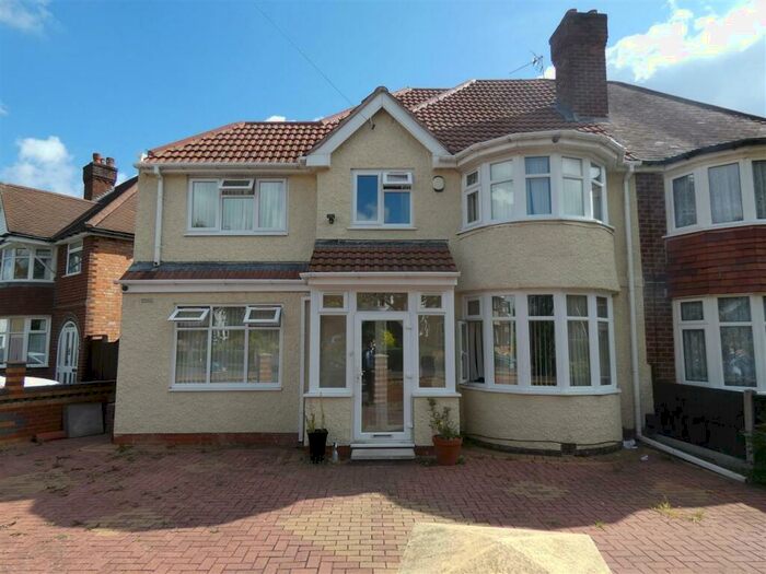 5 Bedroom Semi-Detached House To Rent In Charminster Avenue, Yardley, Birmingham, B25