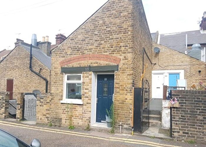 1 Bedroom Apartment To Rent In St. Bartholomews Terrace, Rochester, ME1