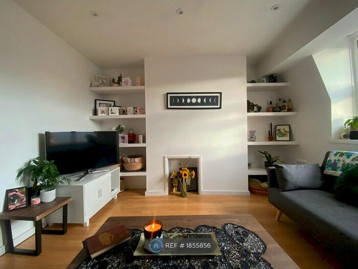 1 Bedroom Flat To Rent In Alder Court, London, N2