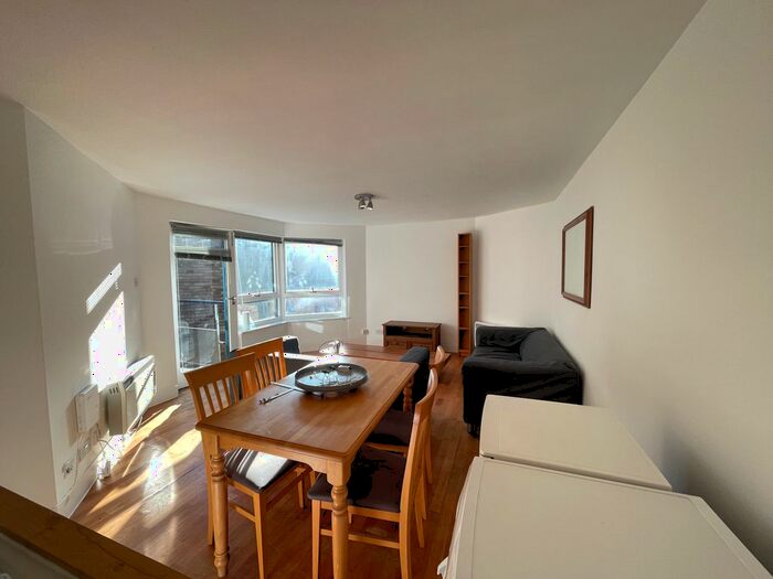 2 Bedroom Flat To Rent In Wapping High Street, Wapping, London, E1W