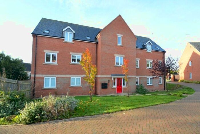 2 Bedroom Flat To Rent In Red Hall Gardens, Rothwell, Kettering, NN14