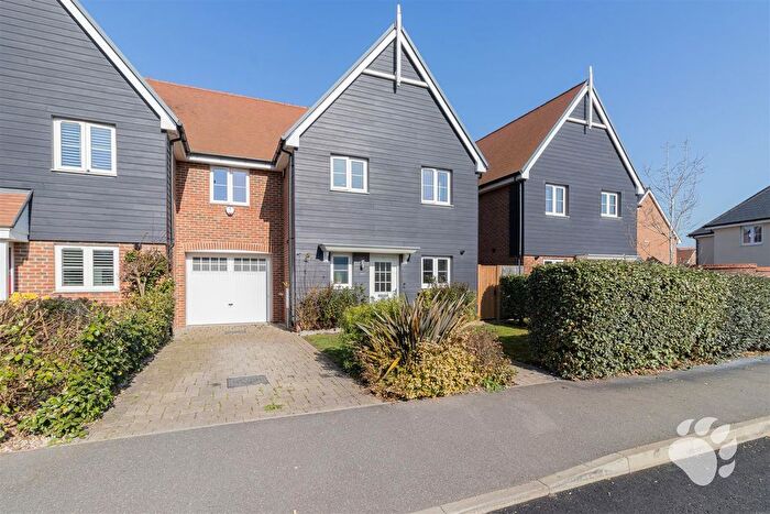 4 Bedroom Semi-Detached House For Sale In St. Lukes Way, St. Lukes Estate, Runwell, SS11