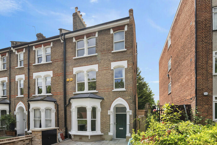 2 Bedroom Flat For Sale In Crouch Hill, N4