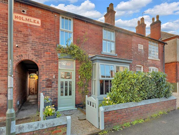 3 Bedroom Terraced House For Sale In Moira Road, Swadlincote, DE11