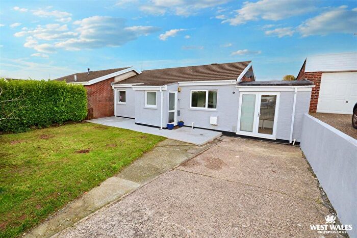 3 Bedroom Semi-Detached Bungalow For Sale In Fleming Way, Neyland, Milford Haven, SA73