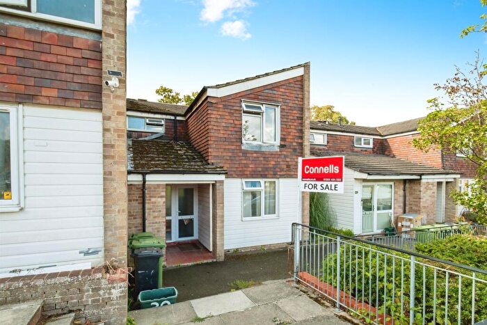 3 Bedroom Terraced House For Sale In Taverner Close, Basingstoke, RG21