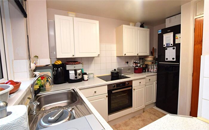 1 Bedroom Flat For Sale In Express Drive, Ilford, Essex, IG3