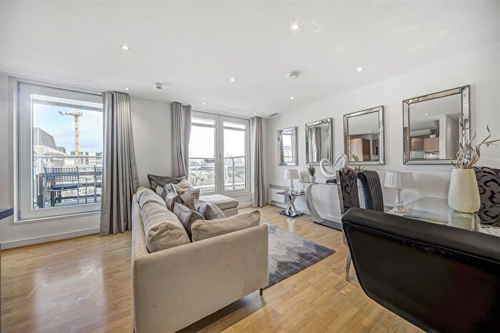 2 Bedroom Flat To Rent In Albert Embankment, Vauxhall, London, SE1