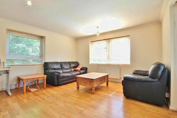 2 Bedroom Flat To Rent In Percy Gardens, Isleworth, TW7