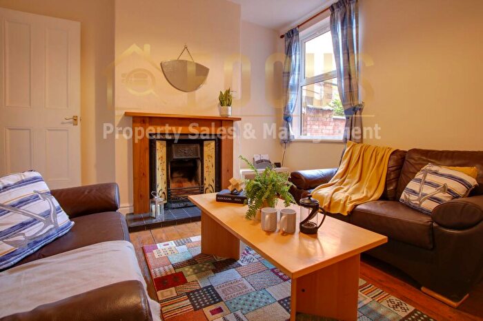 4 Bedroom Terraced House To Rent In Thurlow Road, Leicester, LE2