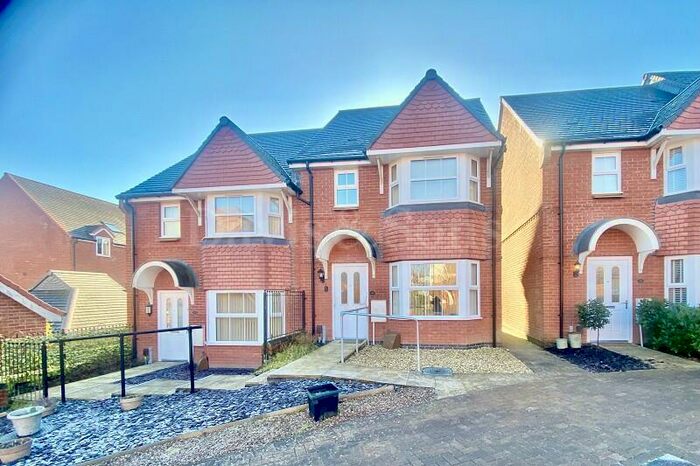 3 Bedroom Semi-Detached House To Rent In Ash Tree View, Newport., NP20