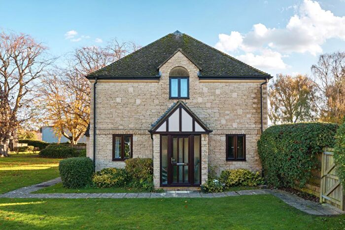 2 Bedroom Apartment To Rent In Beechgate, Witney, OX28