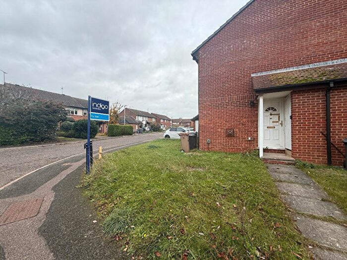 1 Bedroom Cluster House For Sale In Sharples Green, Barton Hills, Luton, Bedfordshire, LU3