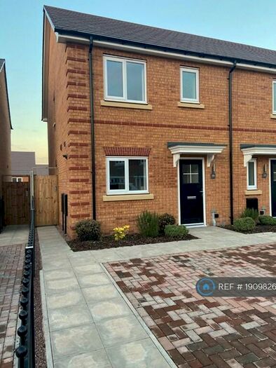 3 Bedroom Semi-Detached House To Rent In Willow Croft, Birmingham, B38