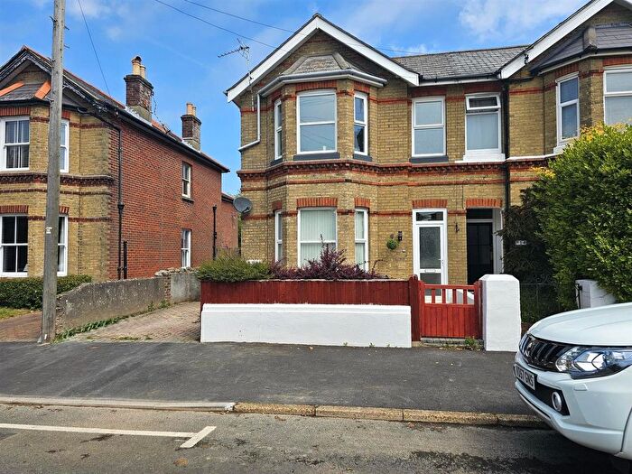 4 Bedroom Semi-Detached House To Rent In St. Pauls Avenue, Shanklin, PO37