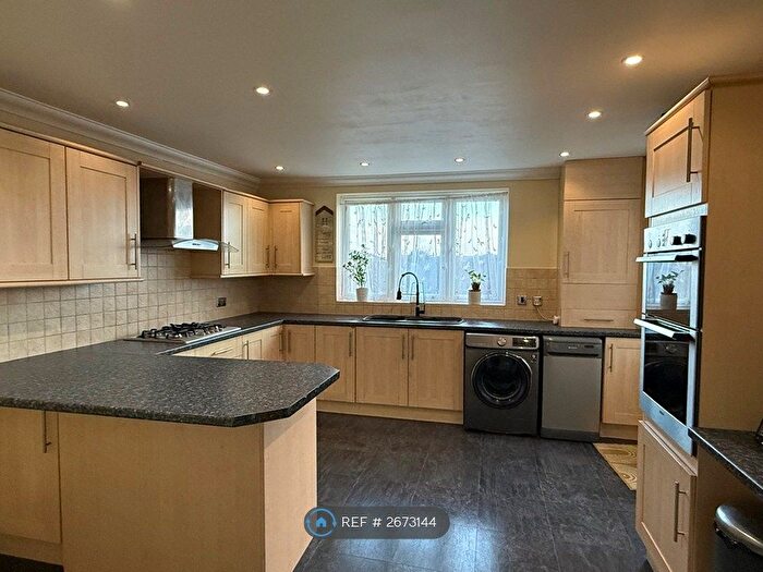 3 Bedroom Terraced House To Rent In Dickens Avenue, Tilbury, RM18