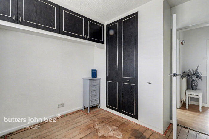 2 Bedroom Detached Bungalow For Sale In Courtway Drive, Sneyd Green, Stoke-On-Trent, ST1