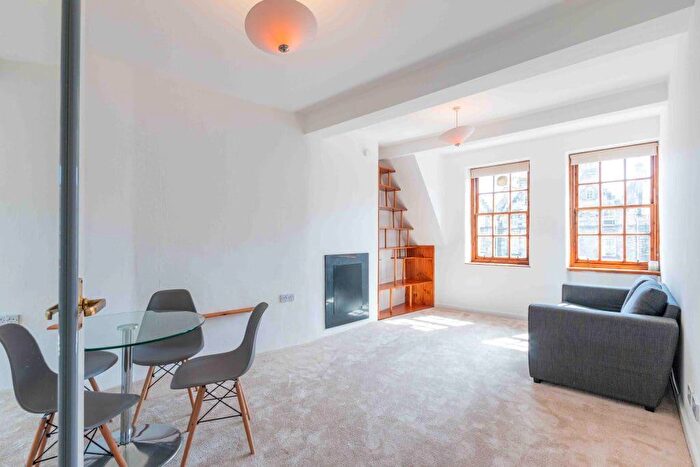 1 Bedroom Flat To Rent In P Grassmarket, Edinburgh, EH1