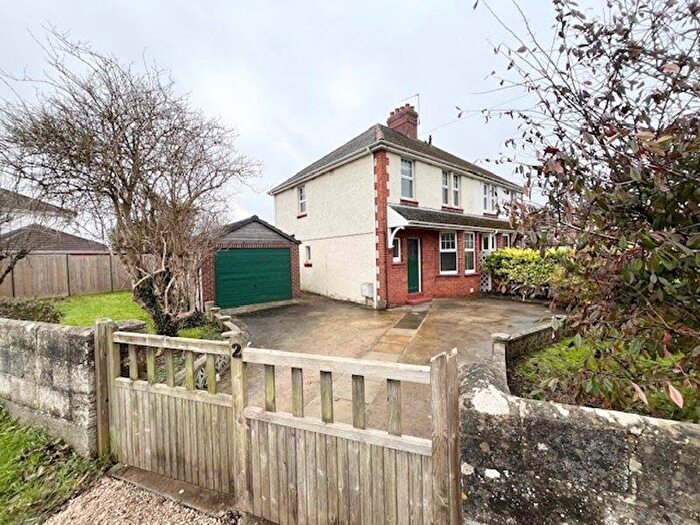 3 Bedroom Semi-Detached House For Sale In Bath Road Bridgeyate Bristol, BS30