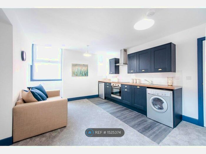 2 Bedroom Flat To Rent In Booth Street, Ashton-Under-Lyne, OL6