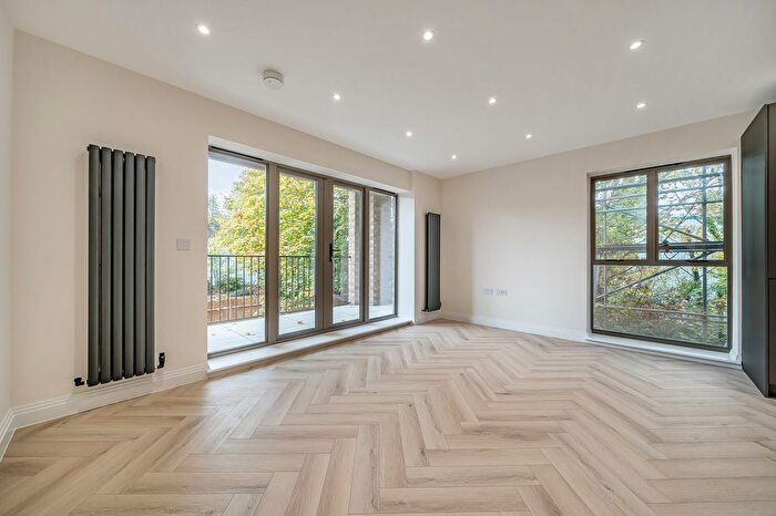 2 Bedroom Flat To Rent In Hutchins Close, Swanley, BR8