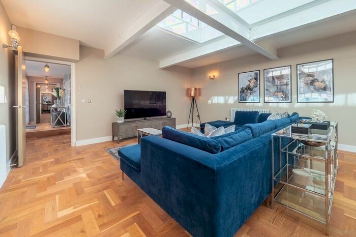 3 Bedroom Apartment To Rent In Great Charles Street Queensway, Birmingham, B3