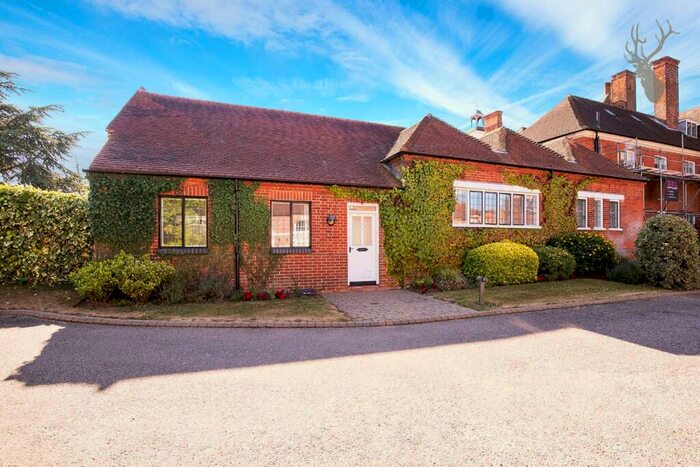 3 Bedroom Mews For Sale In Hill Hall, Theydon Mount, Epping, CM16