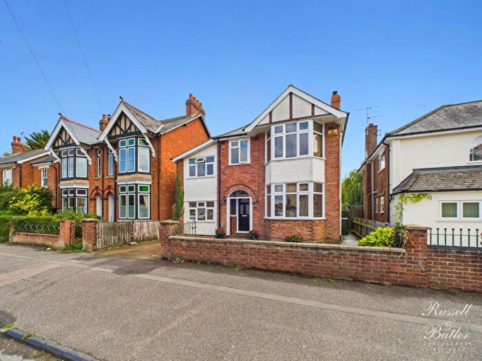 5 Bedroom Detached House For Sale In Station Road, Winslow, MK18