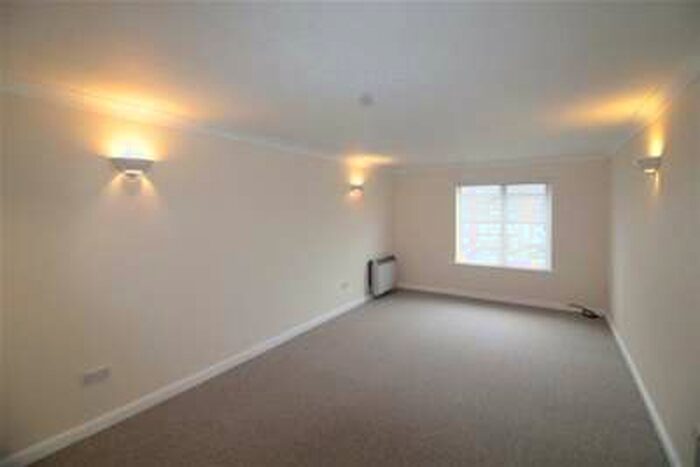 1 Bedroom Flat To Rent In Cobham, KT11