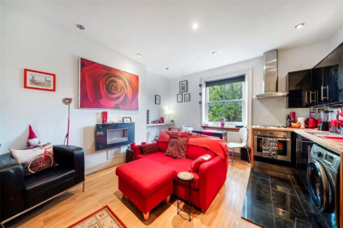 1 Bedroom Apartment For Sale In Camden Road, London, N7