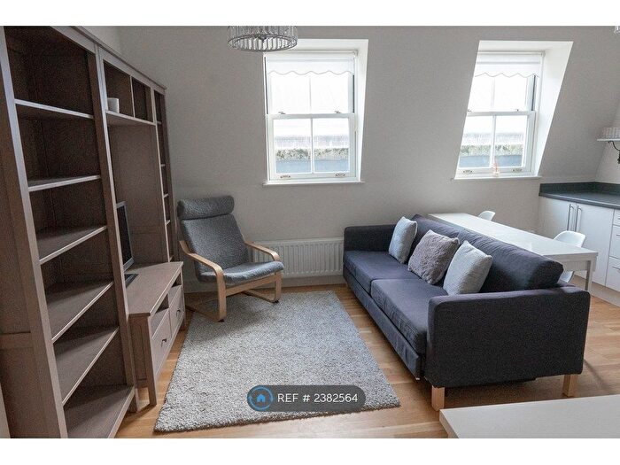 2 Bedroom Flat To Rent In New Marchants Passage, Bath, BA1