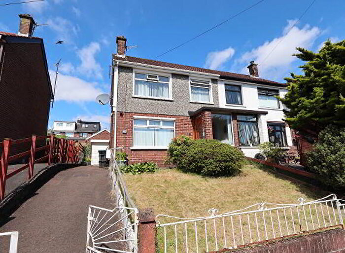 3 Bedroom Semi-Detached House For Sale In Collinward Avenue, Newtownabbey, BT36