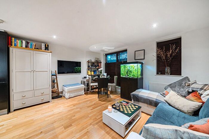 2 Bedroom Property To Rent In Lacy Road, London, SW15