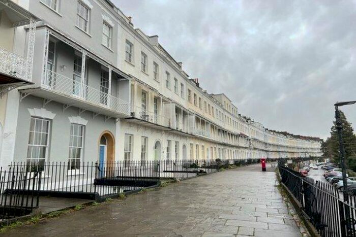 2 Bedroom Flat To Rent In Royal York Crescent, Bristol BS8