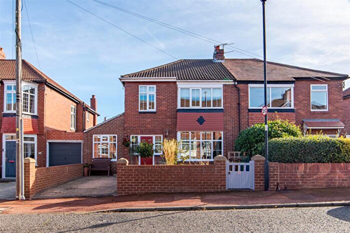 3 Bedroom Semi-Detached House For Sale In Westwood Gardens, Newcastle Upon Tyne, NE3