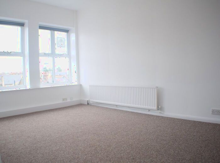 2 Bedroom Flat To Rent In Broadway, London, W13