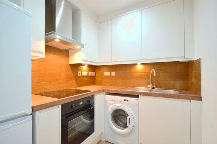 Apartment To Rent In Lower Addiscombe Road, Croydon, CR0