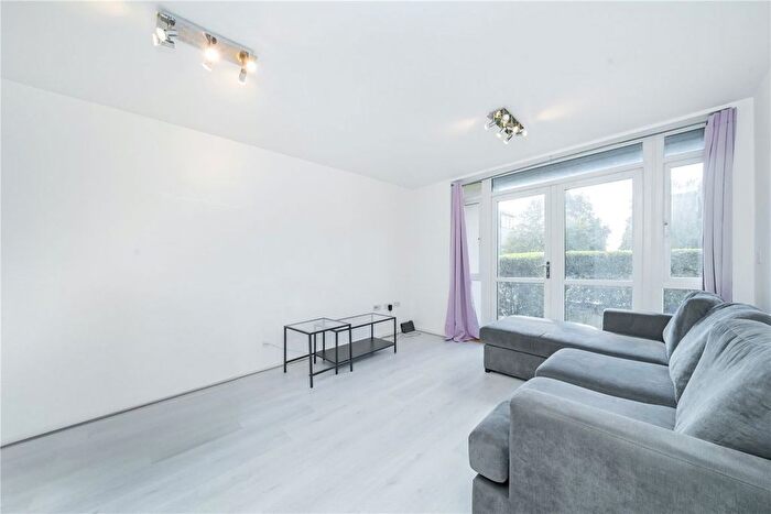 2 Bedroom Flat To Rent In Thirleby Road, London, NW7