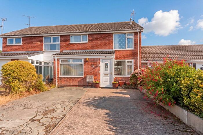 3 Bedroom Terraced House For Sale In Glendale Avenue, Elton, Chester, CH2