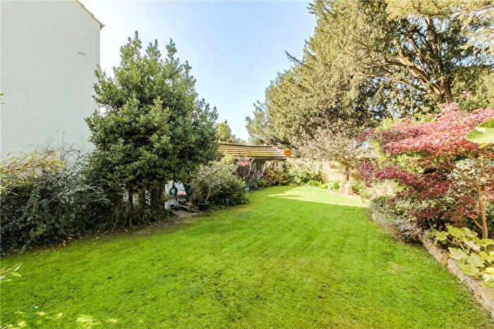 6 Bedroom Detached House For Sale In High Street, Wootton, Northampton, Northamptonshire, NN4